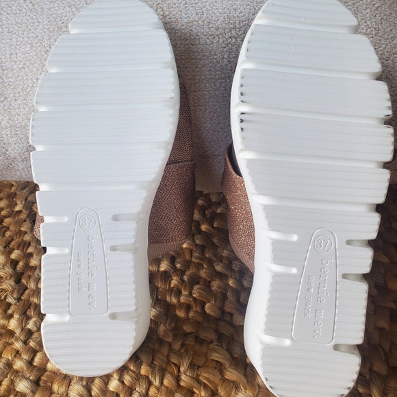 Bernie Mev Women's Venti Fresia Wedge Sandal Sz 7 - Picture 5 of 5